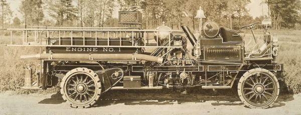 Salvatorii incendiilor in miniatura: masini de pompieri