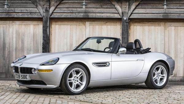 De la masina clasica, la era moderna si din nou la clasic: BMW Z8