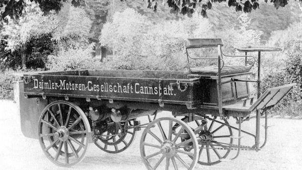 Au peste 100 de ani si asigura transporturile zi de zi: camioane