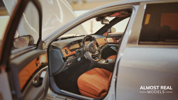 Branduri de machete: Almost Real