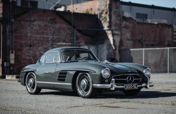 Un automobil iconic: atunci, acum si macheta