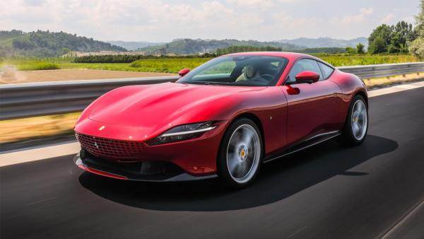 "La Dolce Vita" intr-un Ferrari Roma