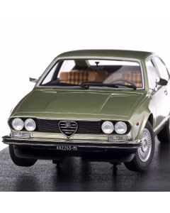 Alfa Romeo Alfetta GT 1975, macheta auto  scara 1:18, verde, Cult models
