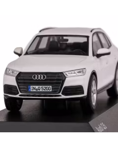 Macheta auto Audi Q5 2017 alb scara 1:43