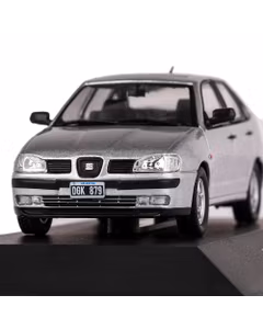 Macheta auto Seat Cordoba 2000 argintiu 1:43 Magazine models