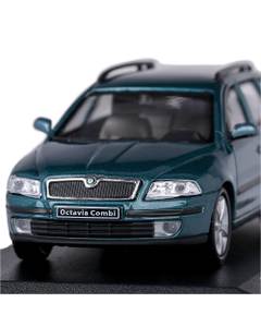 Macheta auto Skoda Octavia II Combi 2004 1-43 verde island - Resigilat