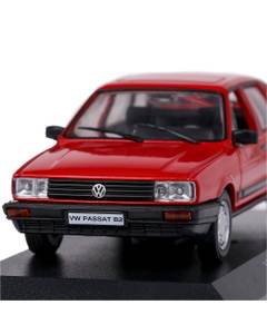 Macheta auto Volkswagen Passat B2 Scara 1:43 rosu Magazine Models - Resigilat