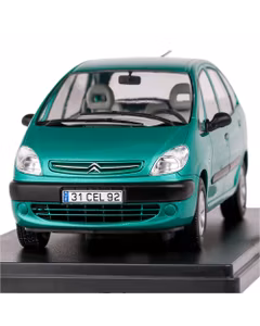 Macheta Citroen Xsara Picasso 2003 Verde - Scara 1:24 - Magazine Models - Resigilat