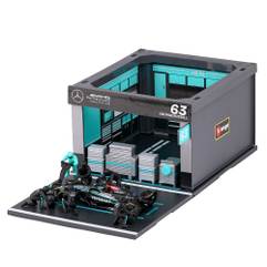 Macheta Mercedes F1 W14 EQ Diorama Pit-Stop Team AMG 2023 George Russell 1:43 Bburago