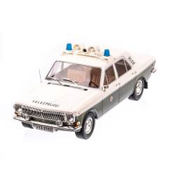 Volga M24 Volkspolizei 1972, macheta auto scara 1:18, alb cu vernil, window box, MCG