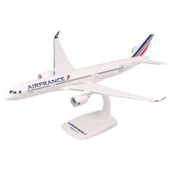 Macheta avion Airbus A350-900 Air France F-HTYM Fort-de-France 1:200 Herpa 612470-001 - vedere 3/4 stanga fata