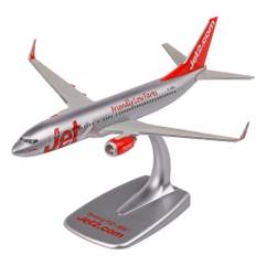 Macheta avion Boeing 737-800 Jet2.com G-JZBU scara 1:200 PPC Models - vedere 3/4 stanga fata