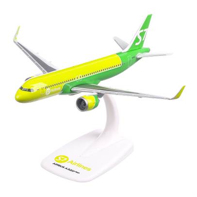 Airbus A320neo S7 Airlines 2017, macheta avion scara 1:200, galben cu verde, Herpa