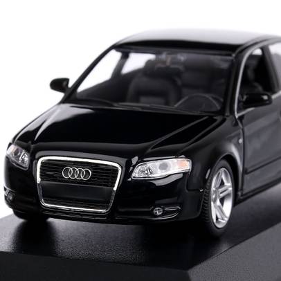 Macheta auto Audi A4 2004 scara 1:43 negru Maxichamps