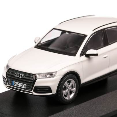 Audi Q5  2016, macheta auto scara 1:43, alb, Norev