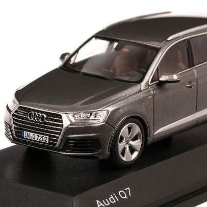 Audi Q7  2014, macheta auto scara 1:43, gri, Norev
