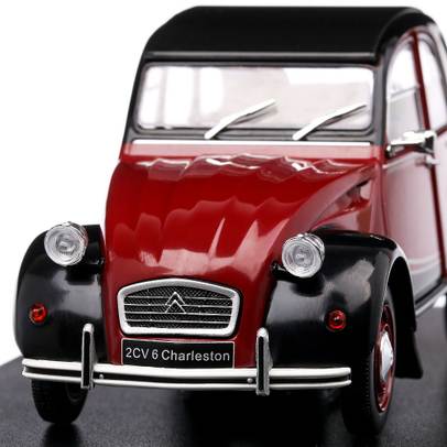 Automobile de neuitat nr.51 - Citroen 2CV Charleston