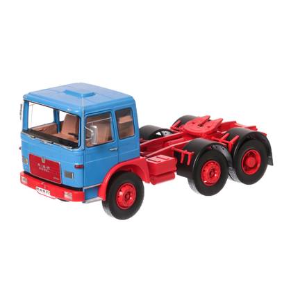 MAN F7 16.304 cap tractor 1972, macheta camion scara 1:18, bleu cu rosu, Road Kings