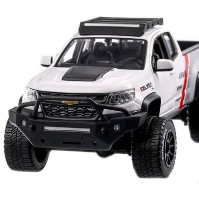 Chevrolet Colorado ZR2 Pick Up 2017, macheta suv scara 1:24, alb cu gri, Maisto