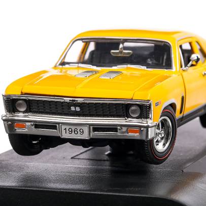 Chevrolet Nova 1969, macheta auto, scara 1:32, galben, Signature Models