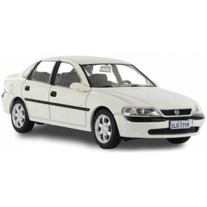 Chevrolet VECTRA GLS 2.2 1998, macheta auto scara 1:43, alb, Atlas