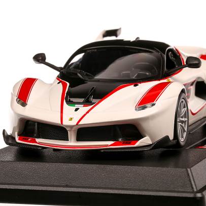 Ferrari FXX K 2018, macheta auto, scara 1:24, alb cu negru si rosu, Bburago