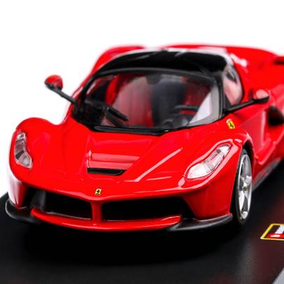 Ferrari Laferrari 2018, macheta auto scara 1:43, rosu, Bburago