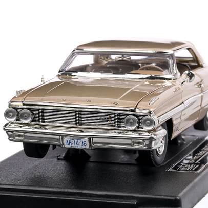 Ford Galaxie 500XL Hardtop 1964, macheta auto, scara 1:18, bej, SunStar