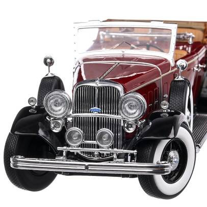 Macheta auto Ford Lincoln KB 1932 scara 1:18 maro SunStar
