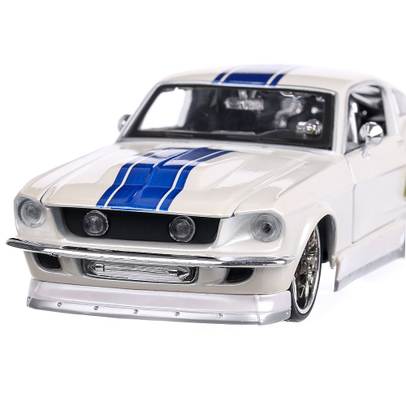 Ford Mustang GT 1967, macheta auto, scara 1:24, alb, Maisto