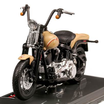 Harley-Davidson FLSTSB Cross Bones 2008, macheta motocicleta, scara 1:18, bej mat, Maisto