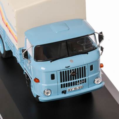 IFA W50 L ORWO Film 1975, macheta camion scara 1:43, alb cu albastru, vitrina plexic, IXO