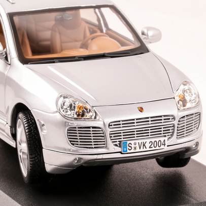 PORSCHE CAYENNE TURBO, argintiu, scara 1:18, Maisto
