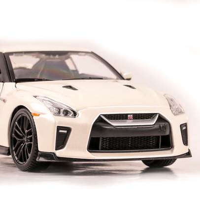 NISSAN GT-R 2017, macheta auto scara 1:24, alb, Bburago