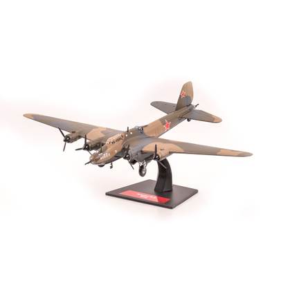 Petlyakov Pe-8, Magazin models 1:144