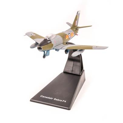 Canadair Sabre F4, camuflaj, macheta avion scara 1:72, Magazine models 