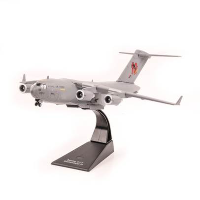 Boeing C-17 Globemaster III, gri deschis, macheta avion scara 1:200, Magazine models 