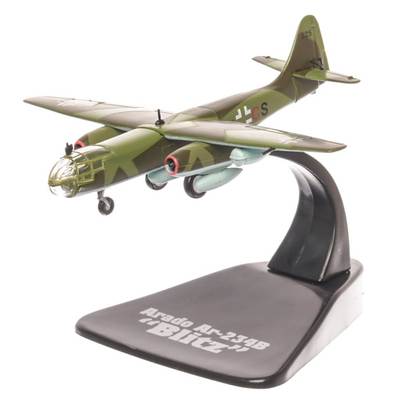 Arado Ar 234 Blitz Luftwaffe 1944, camuflaj verde, macheta avion scara 1:144, Atlas