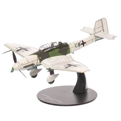 Junkers JU 87D-5 STUKA 1944, camuflaj iarna, macheta avion scara 1:72, Atlas