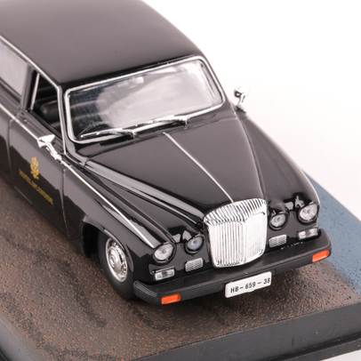 Daimler DS420 1970 Limousine James Bond - Casino Royale, macheta auto scara 1:43 negru