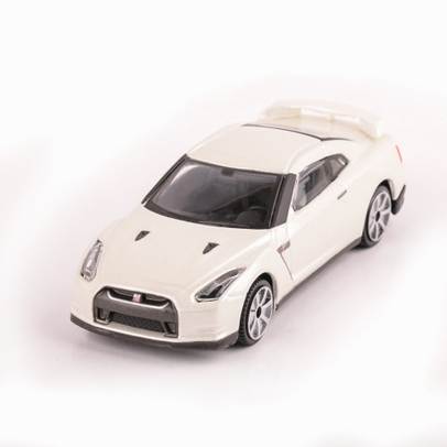 Macheta auto Nissan GT-R R35 2008 alb scara 1:43 Bburago - vedere 3/4 stanga fata