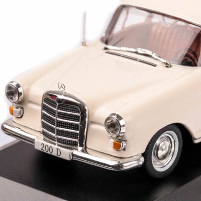 Mercedes-Benz 200 D (W110) 1965, macheta auto scara 1:43, crem, carcasa plexic, Magazine models