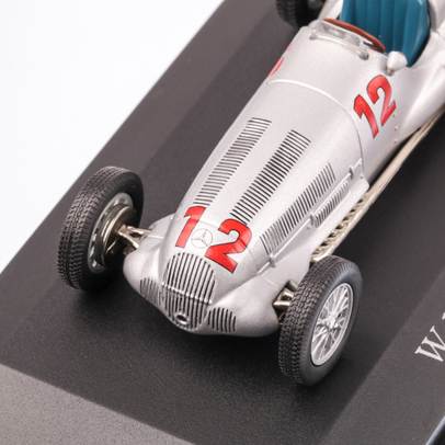 Mercedes-Benz W125 RACING CAR #12 1937, macheta auto scara 1:43, argintiu, carcasa plexic, Magazine models