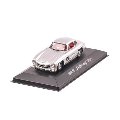 Mercedes-Benz300SL GULLWING (W198) 1954, macheta auto scara 1:43, argintiu, carcasa plexic, Magazine models