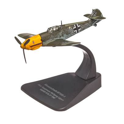 Macheta avion Messerschmitt BF 109E-4 1945 camuflaj 1:72