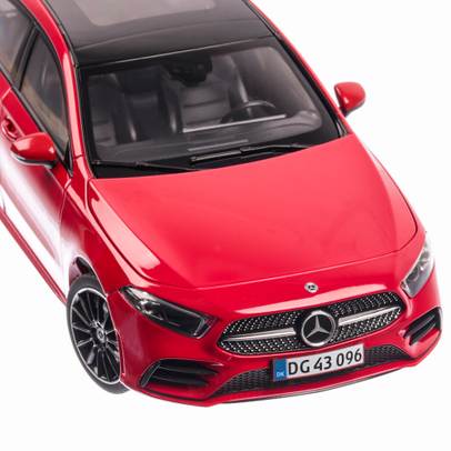 Mercedes-Benz A-Klasse 2018, macheta auto scara 1:18, rosu, window box, Norev