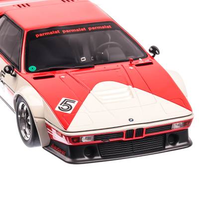 BMW M1 #5 Niki Lauda 1979, macheta auto scara 1:12, alb cu rosu, window box, CMR