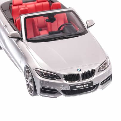 BMW M235i Cabrio 2016 Resin serie, limited edition, macheta auto scara 1:18, argintiu, GT Spirit