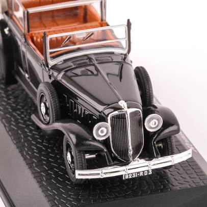Macheta auto Renault Reinastella 1938 Albert Lebrun 1:43