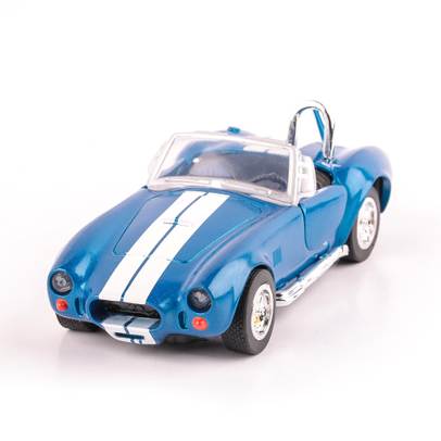 Macheta auto Shelby Cobra 427 1966 bleu cu alb scara 1:32 New Ray - vedere 3/4 stanga fata